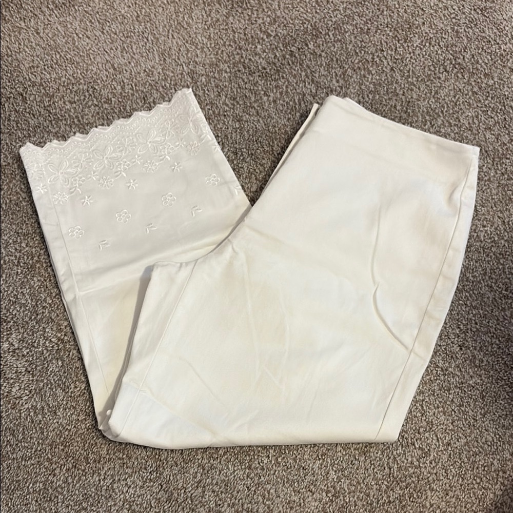 VTG APOSTROPHE STRETCH EMBROIDERED WHITE CAPRIS SIZE 6P